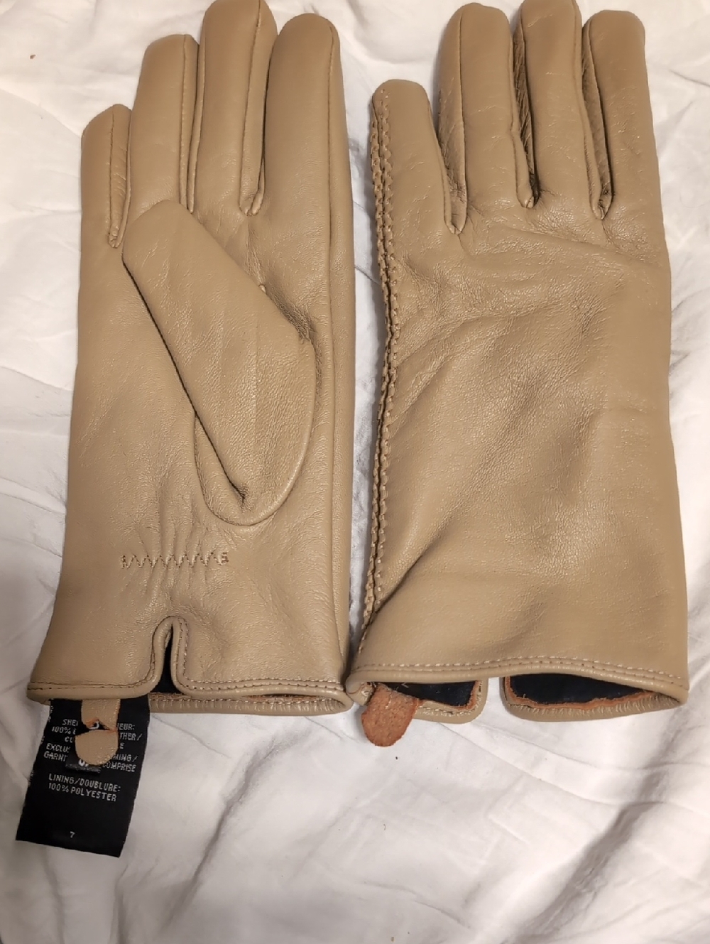 Women’s Leather Gloves in Beige